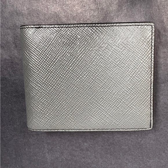 EUC Michael Kors Harrison Wallet - Picture 4 of 7